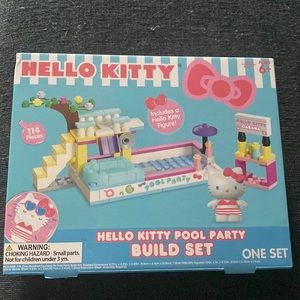 Hello Kitty® Build Set & Figure- Pool Party Set